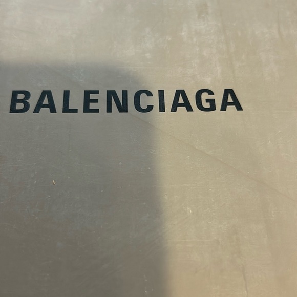 Balenciaga Drive Sneaker - Picture 2 of 9